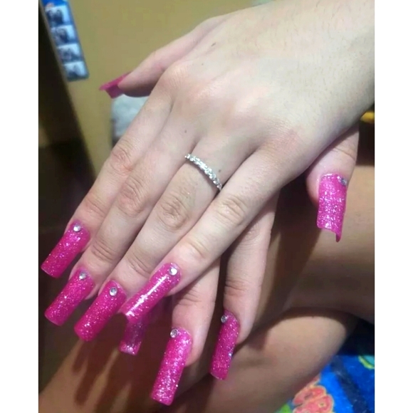 14kt solid white GOLD band SIZE 6 with NINE REAL diamonds 💎 - Picture 2 of 6